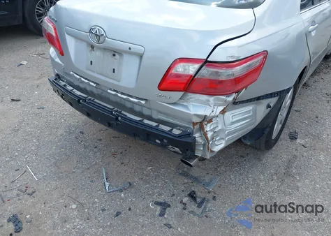 2009 Toyota Camry Xle z USA, uszkodzony, nr VIN 4T1BE46K29U414408